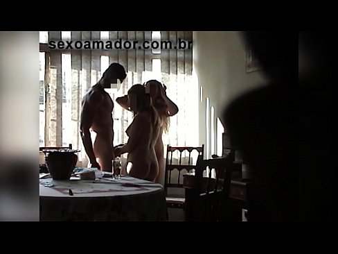 ❤️ أصدقاء الجنس يدعو رجل عملاق وثلاثية معه يمارس الجنس مع الفيديو